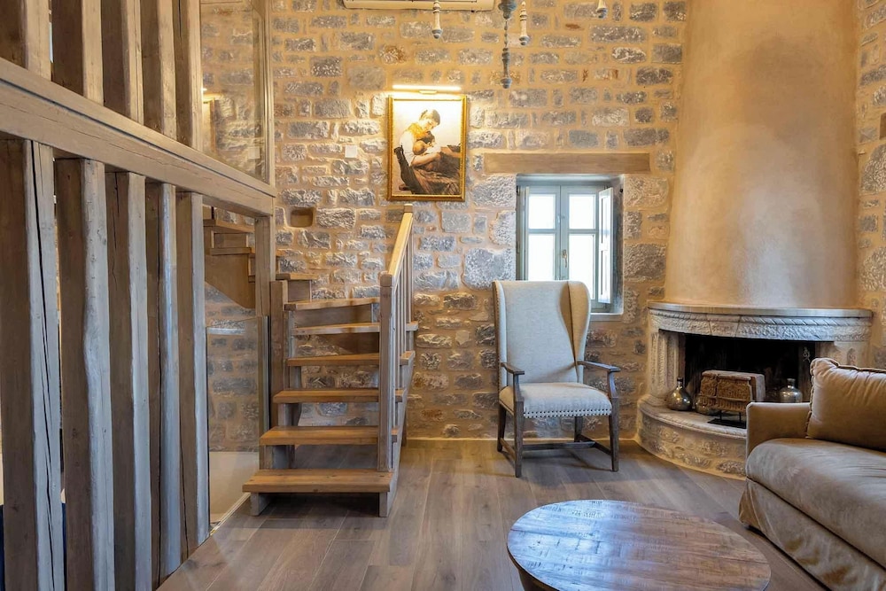 Akrolithi Guesthouse 48/63