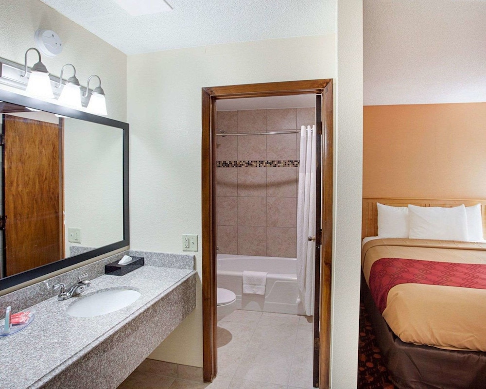 غرفة قياسية بسريرين كوين، Econo Lodge Phillipsburg, KS 3/3