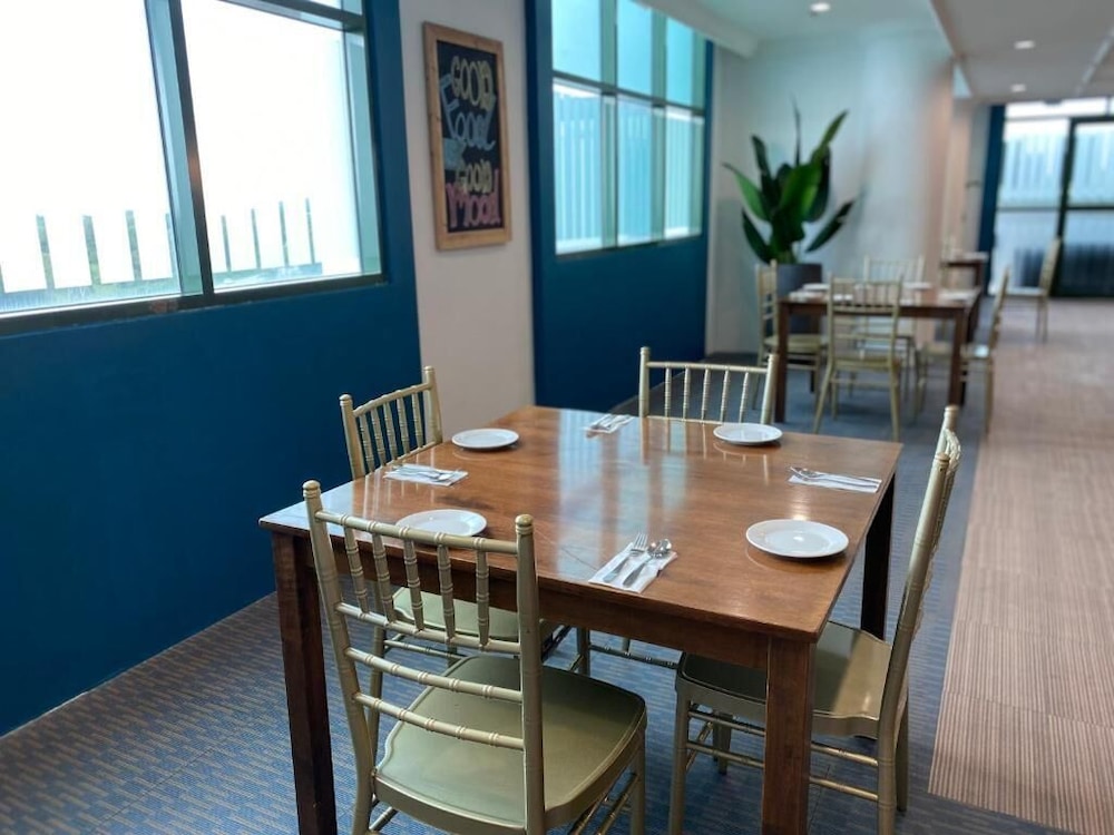 The Lanes Hotel 34/54