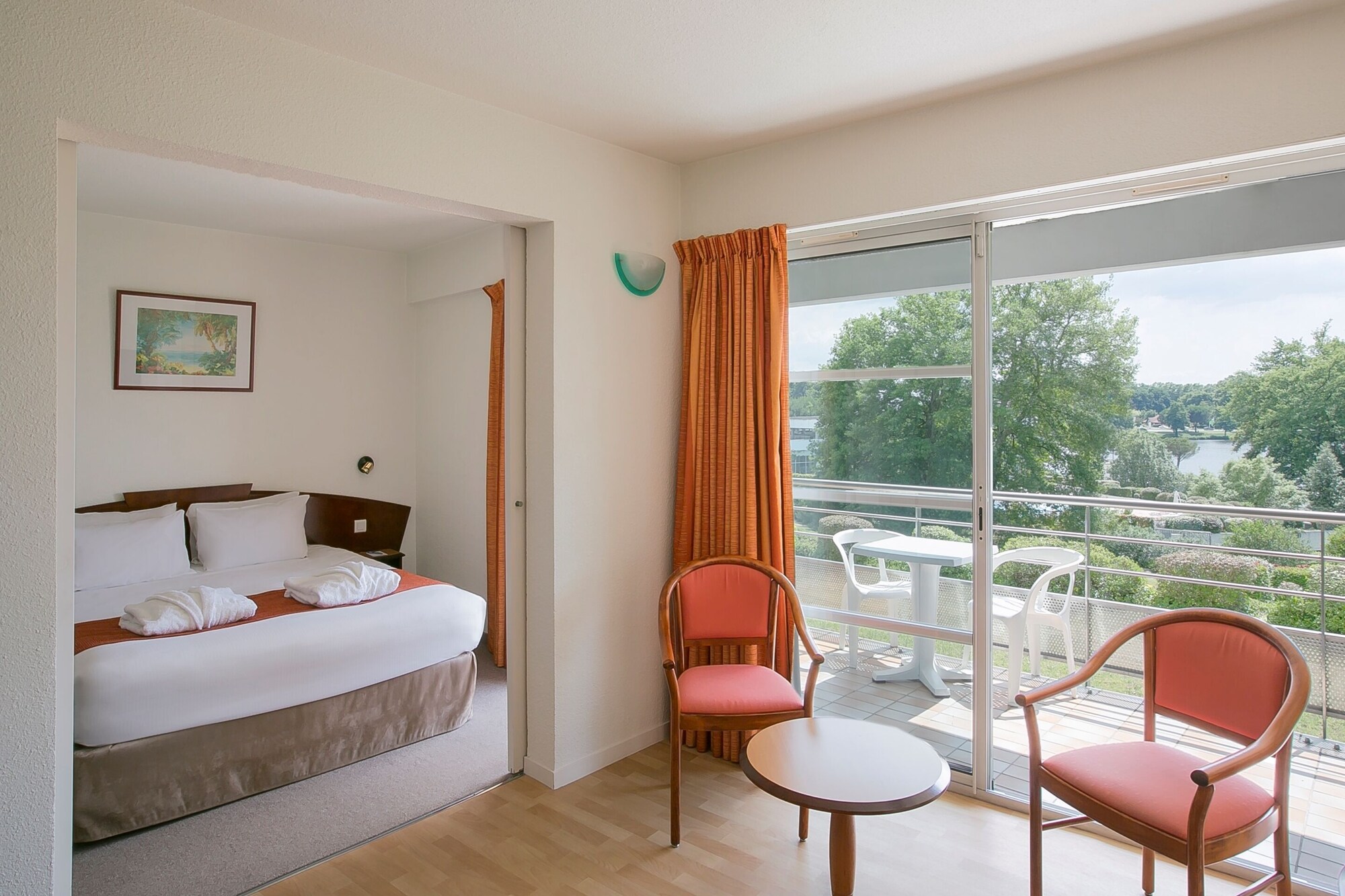 Suite, Queen Bed, Sofa, Living Area, Balcony