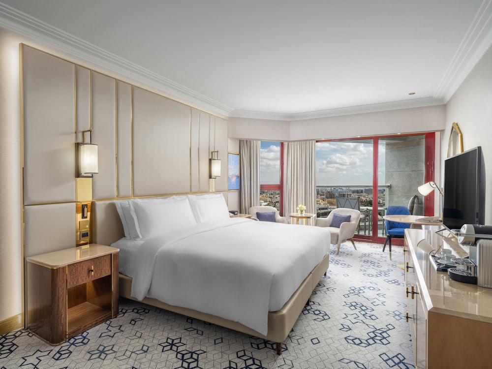 Premium, King Bed