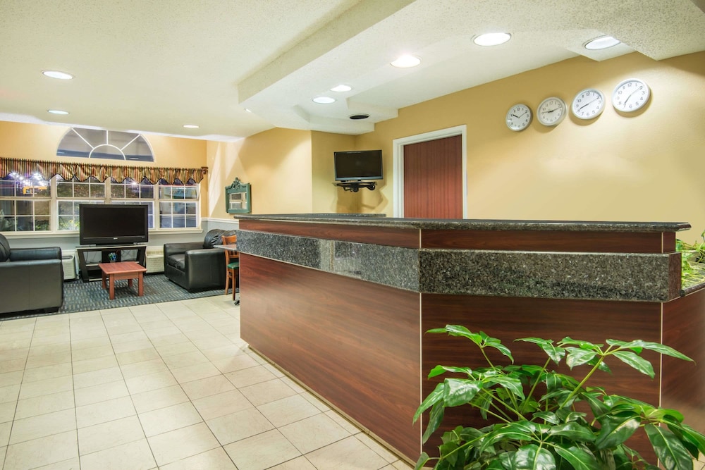 Microtel Inn & Suites by Wyndham Tulsa / Catoosa Route 66 2/17