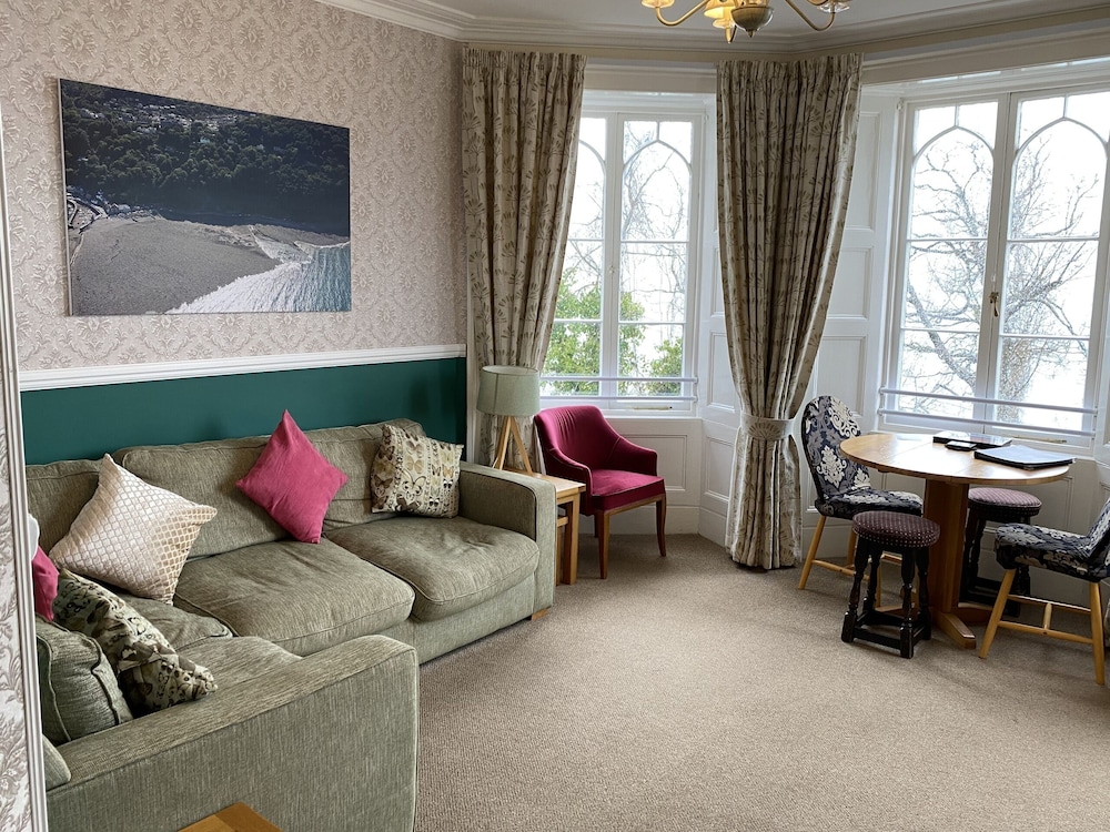 The North Cliff Hotel 30/50