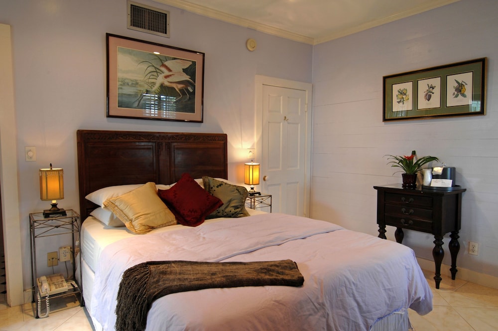 Heron House Court - Adult Only 20/65