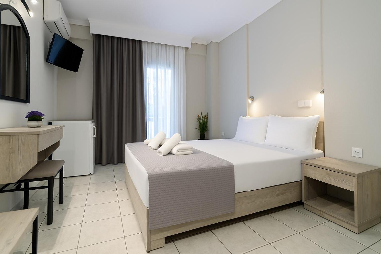 ROOM, DOUBLE OR TWIN BED, GROUND FLOOR