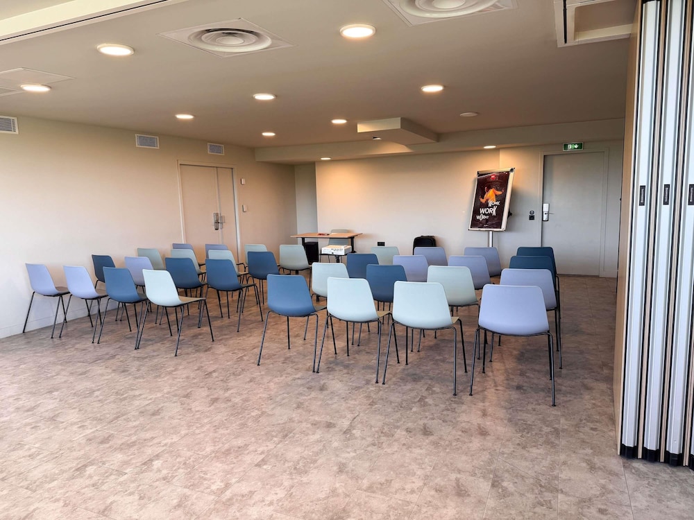 Ibis Lunel Petite Camargue 39/50