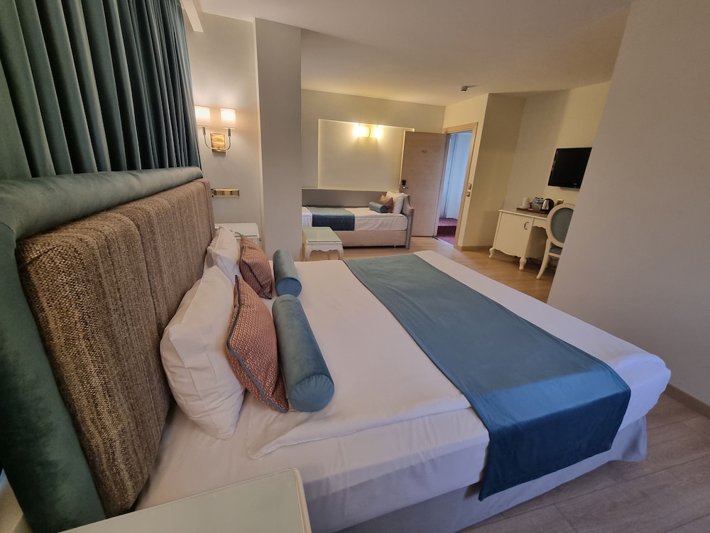 Taximtown Hotel 34/65