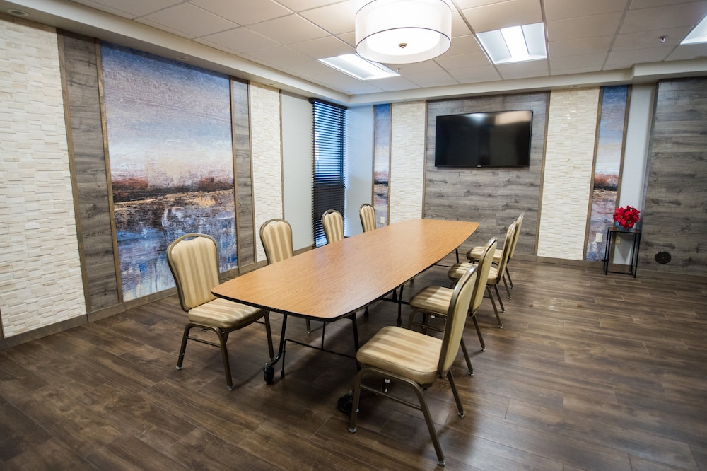 Holiday Inn Newark International Airport An Ihg Hotel 72/84