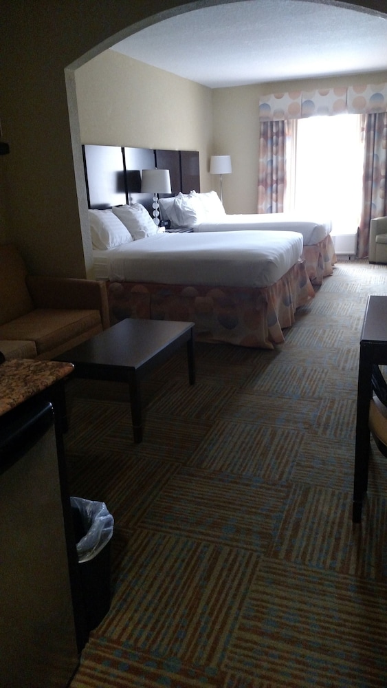 Holiday Inn Express Hotel And Suites Perry 40/48