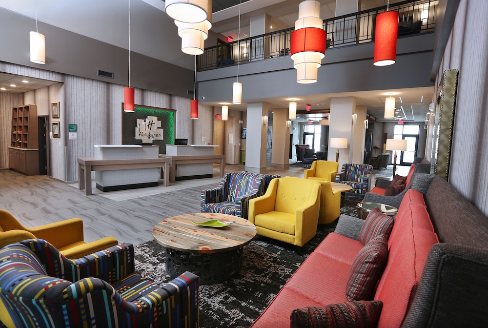 Holiday Inn Hotel And Suites Sioux Falls Airport 29/57