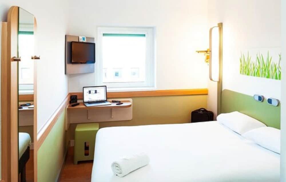 Ibis budget Manchester Salford Quays 24/53