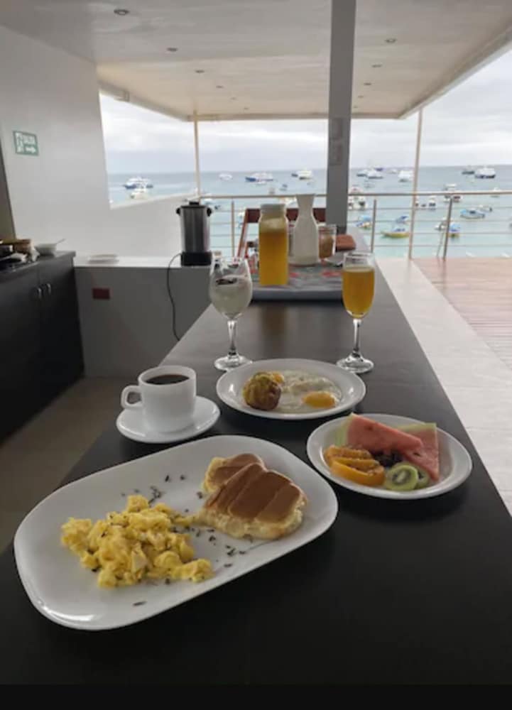 Galapagos Sunset Hotel 38/55