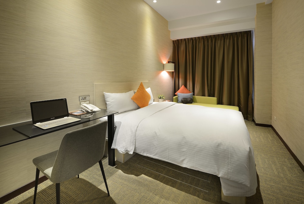 VIA HOTEL TAIPEI STATION 15/50