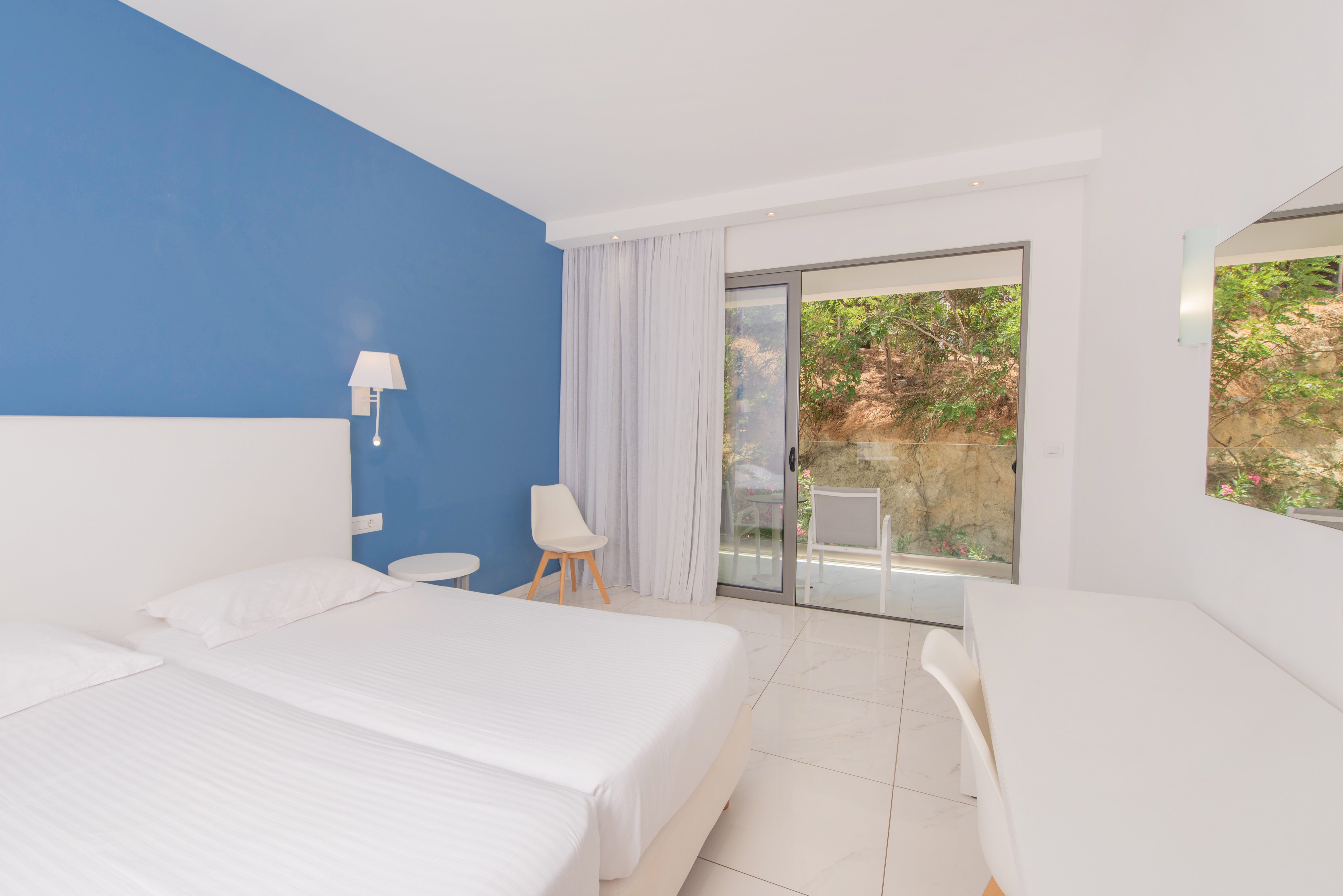 Executive, Double Bed, Garden View