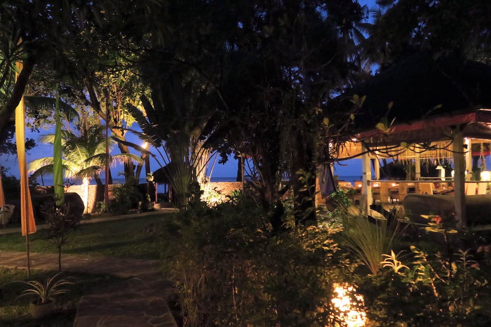 Cili Emas Oceanside Resort 42/50