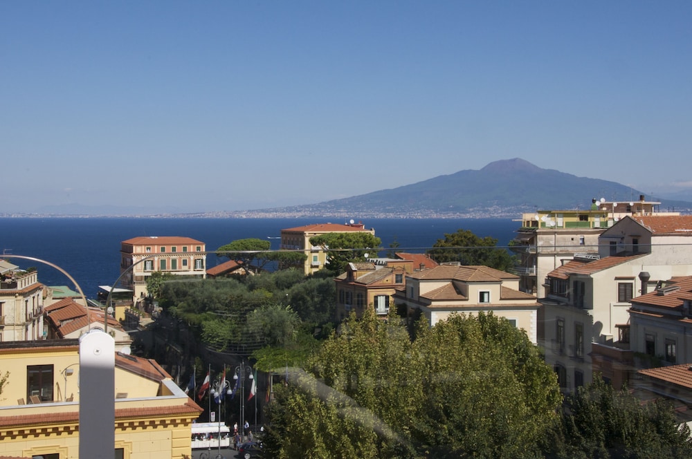 Hotel Plaza Sorrento 44/50