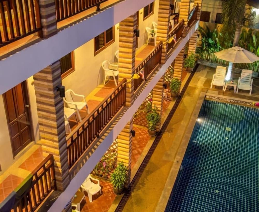 Hathai House Resort 6/48