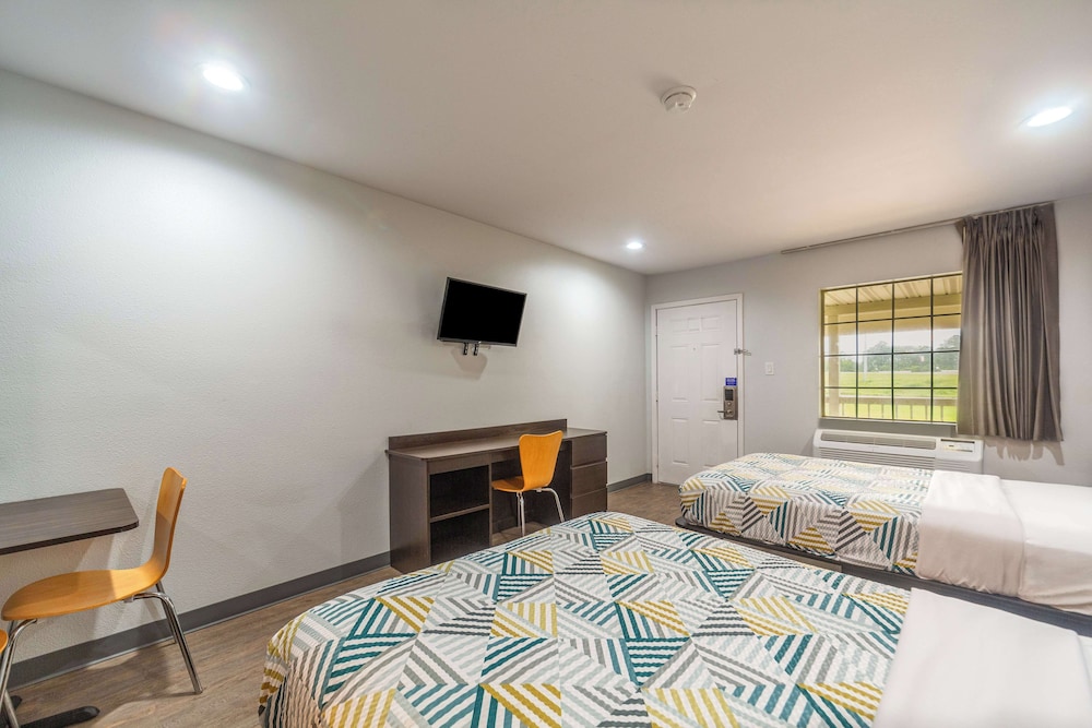 غرفة قياسية بسريرين مزدوجين، Motel6 Livingston, TX 6/8
