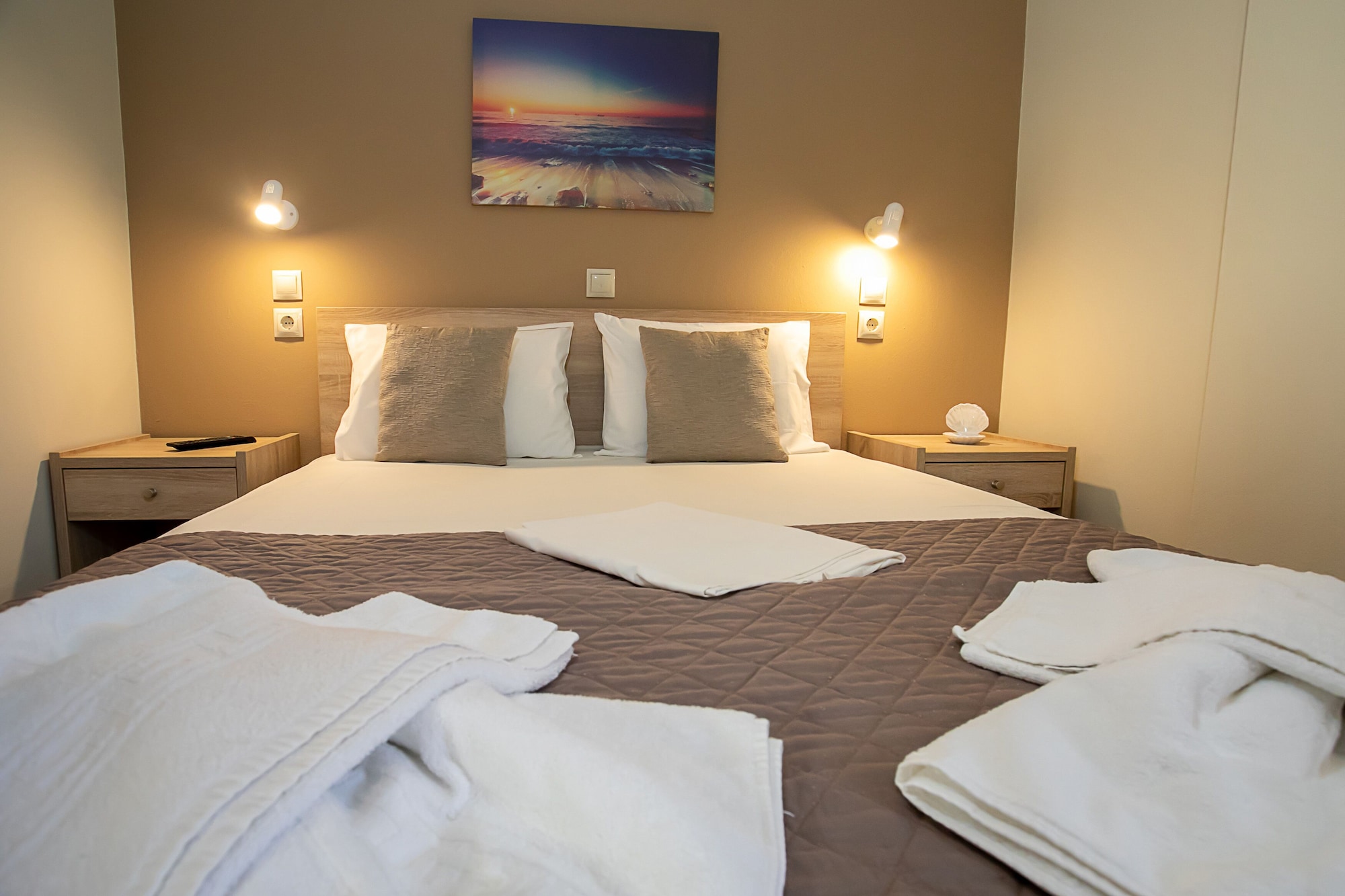 ROMANTIC, DOUBLE BED, OCEAN FRONT, BALCONY