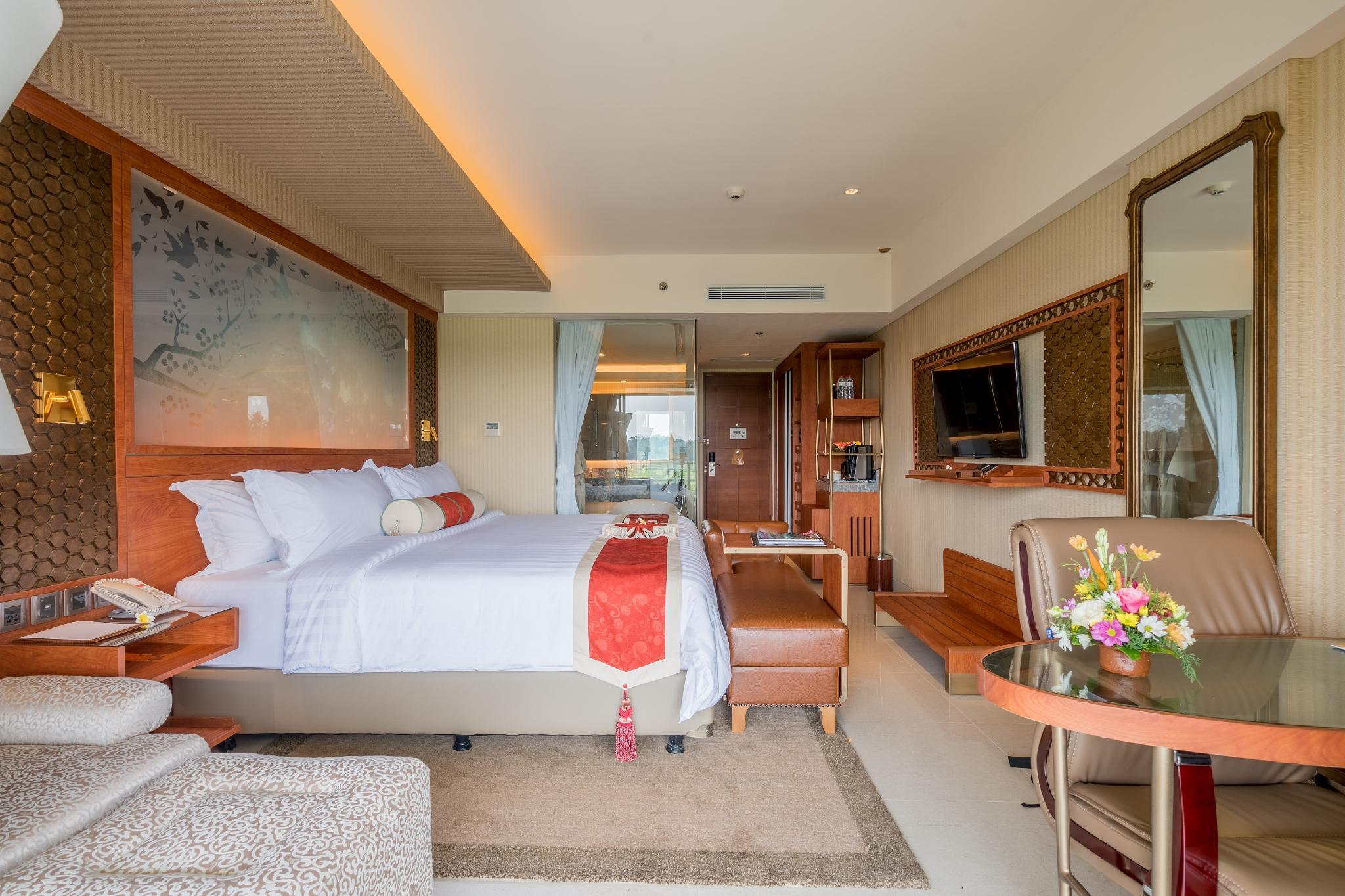 Premium, Deluxe, King Bed, Outdoor Jetted Tub, Pool Access