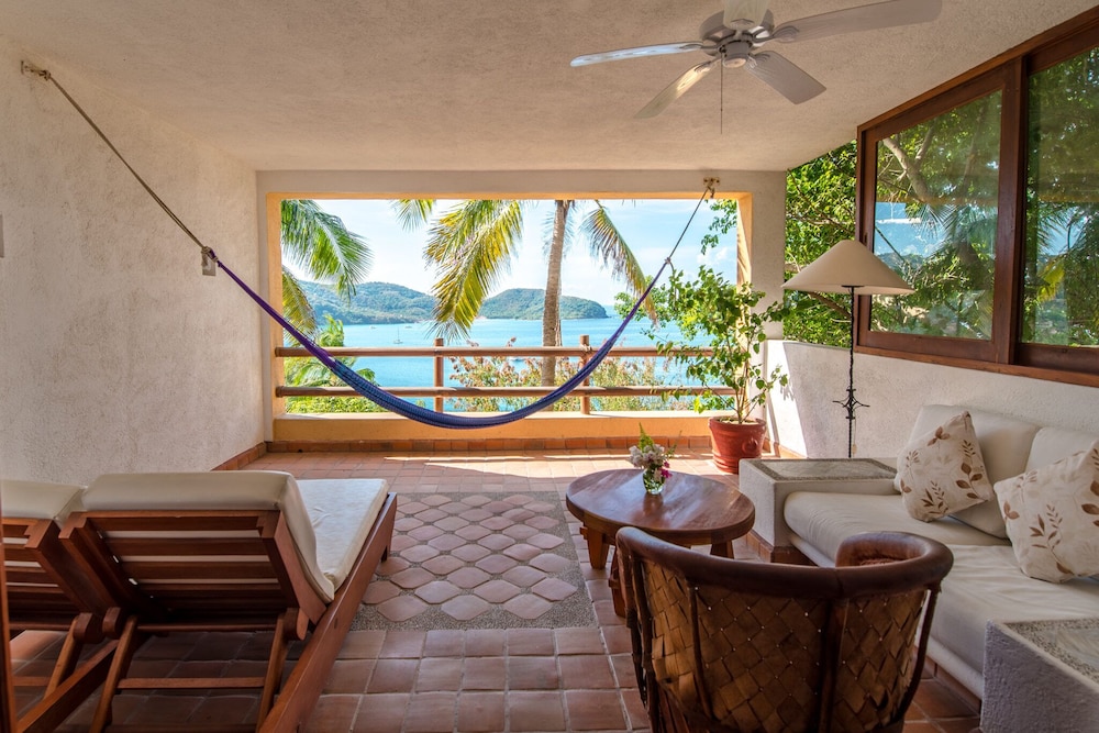 Catalina Beach Resort 25/50
