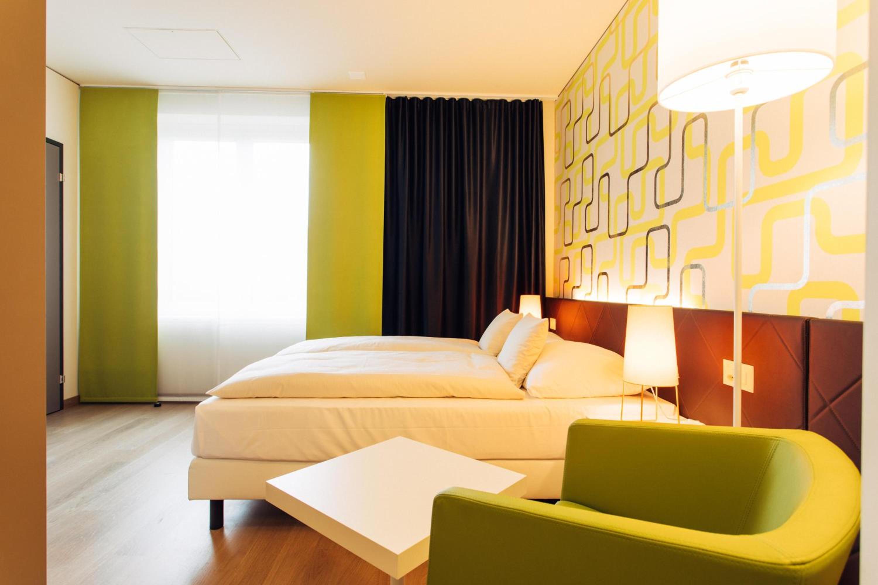غرفة بسرير مزدوج أو سريرين منفصلين، Harry's Home Zurich Wallisellen 7/7