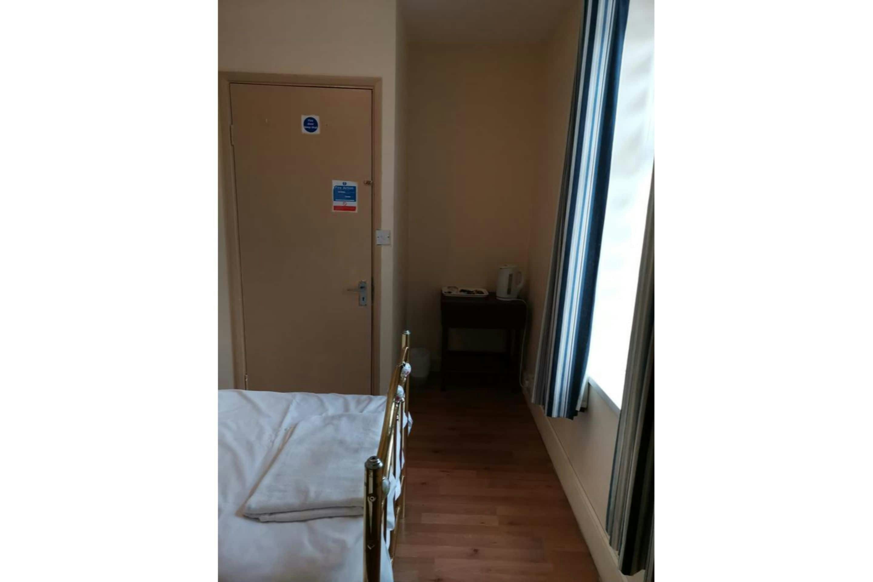 OYO Swan Inn, Heathrow Airport 24/31