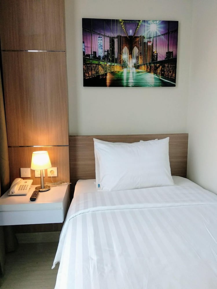 Hotel Dharmein Jakarta 43/58