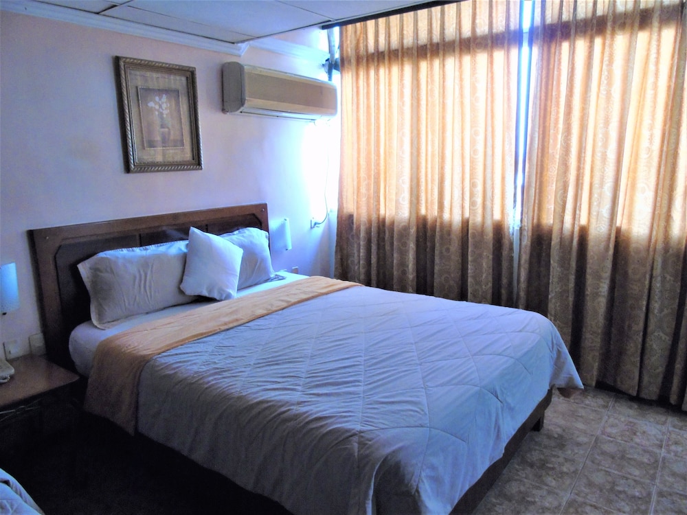 Hotel Malecon Inn 18/67