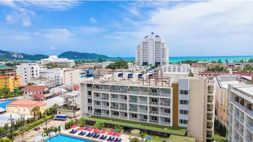 Ramada By Wyndham Phuket Deevana 8/70
