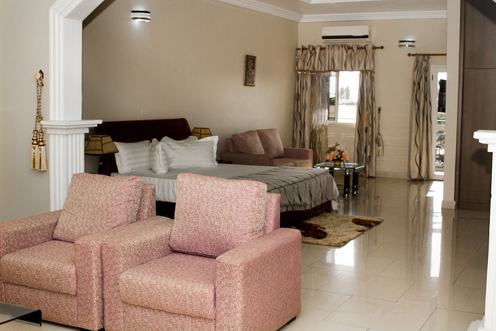 MJ Grand Hotel 32/49
