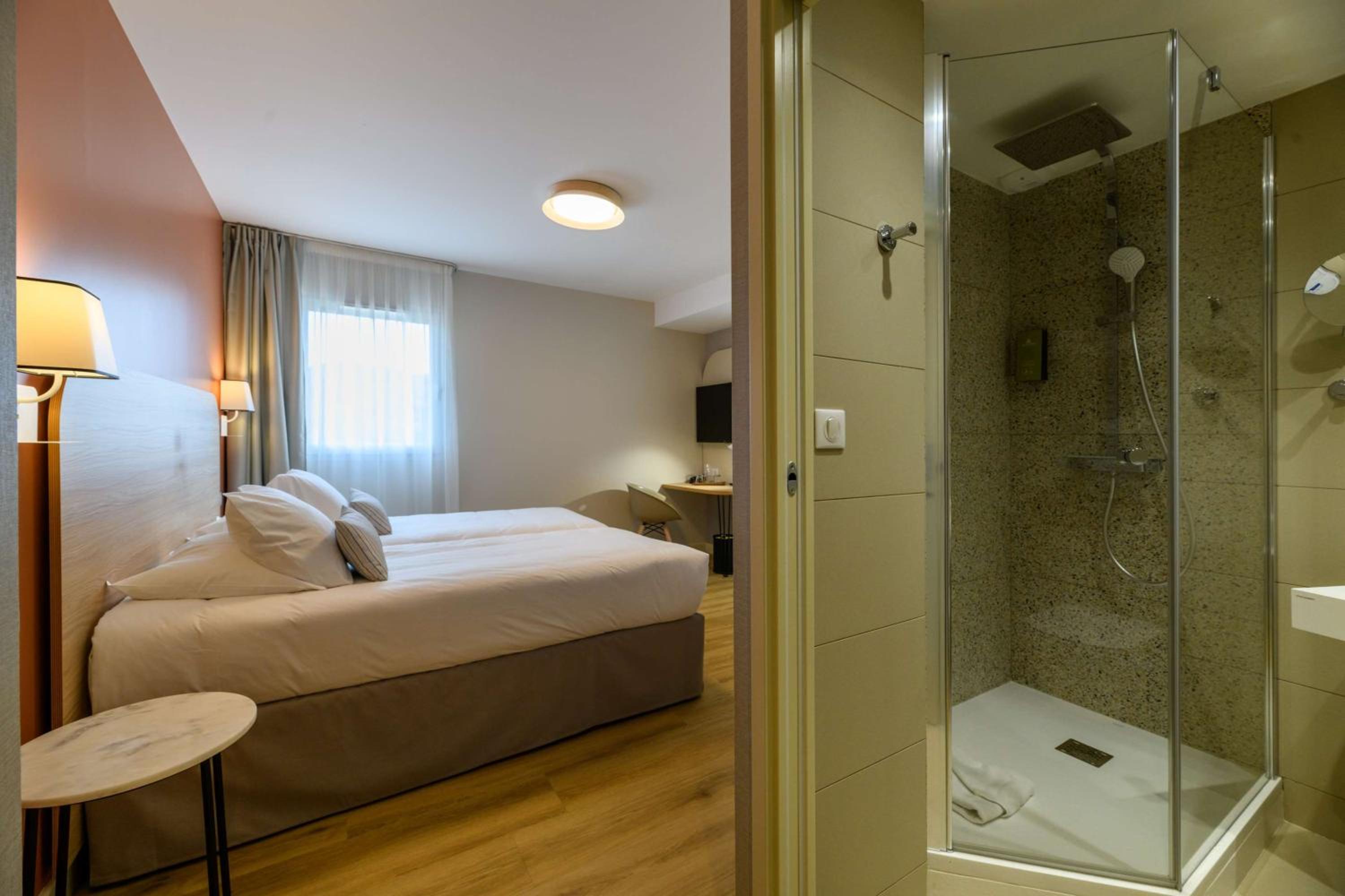 2 Bedrooms, Suite, 2 Bathrooms, Terrace