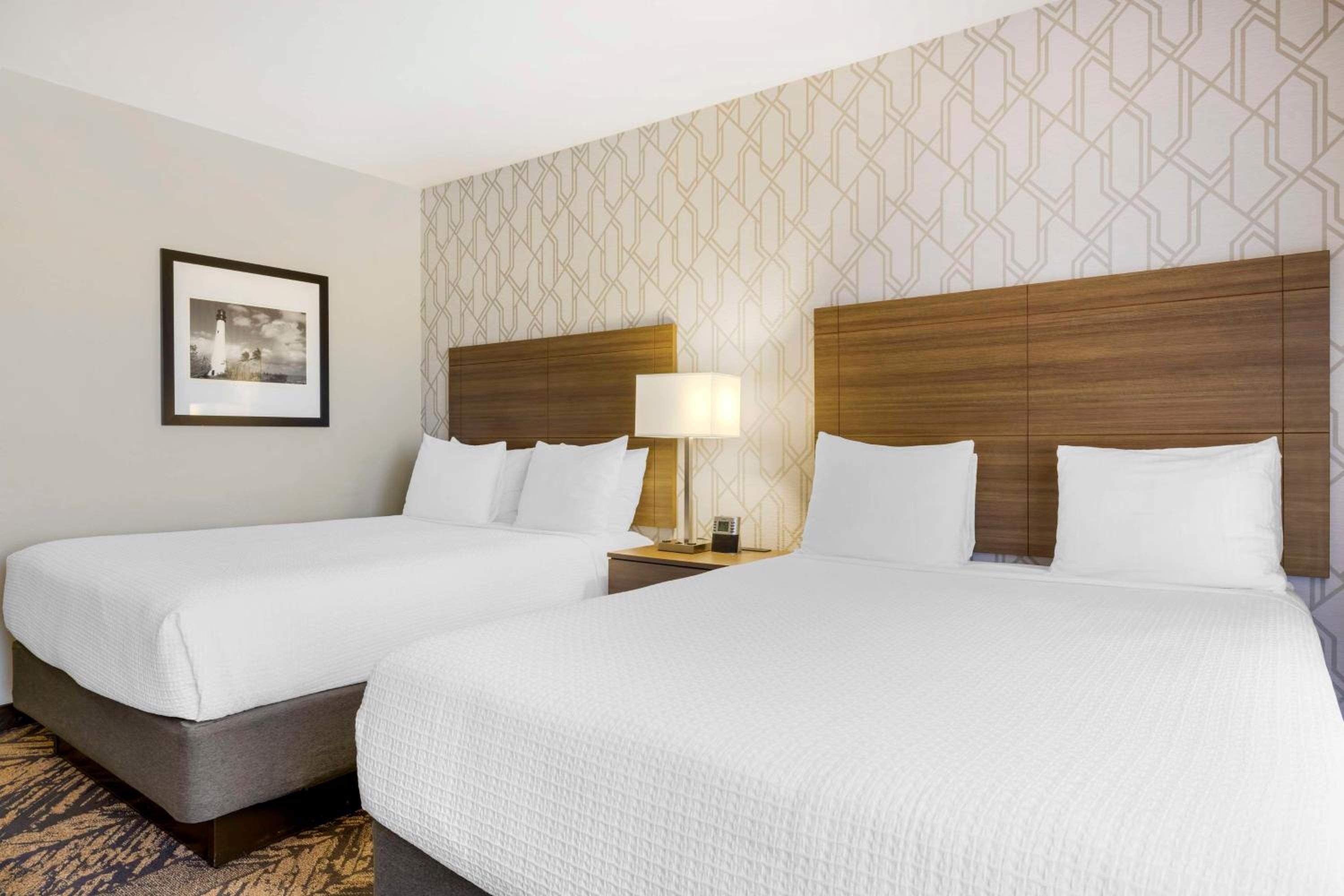 Room, 2 Queen Beds, Partial Bay View