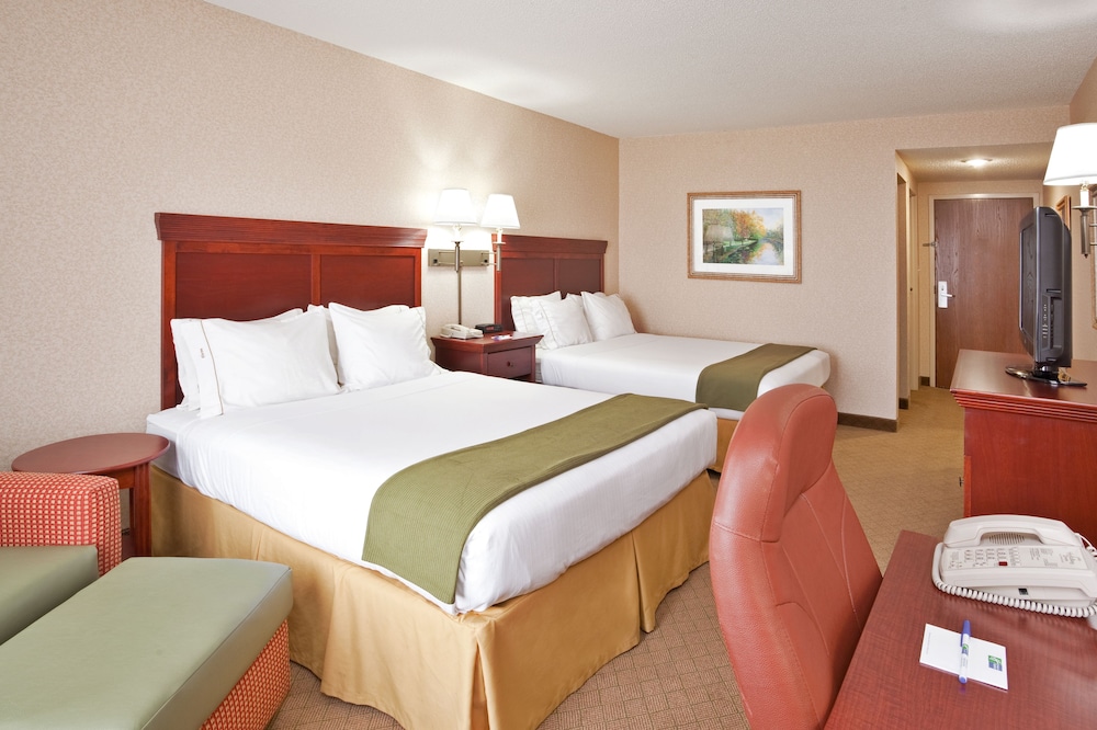 HOLIDAY INN EXPRESS WILMINGTON 8/48