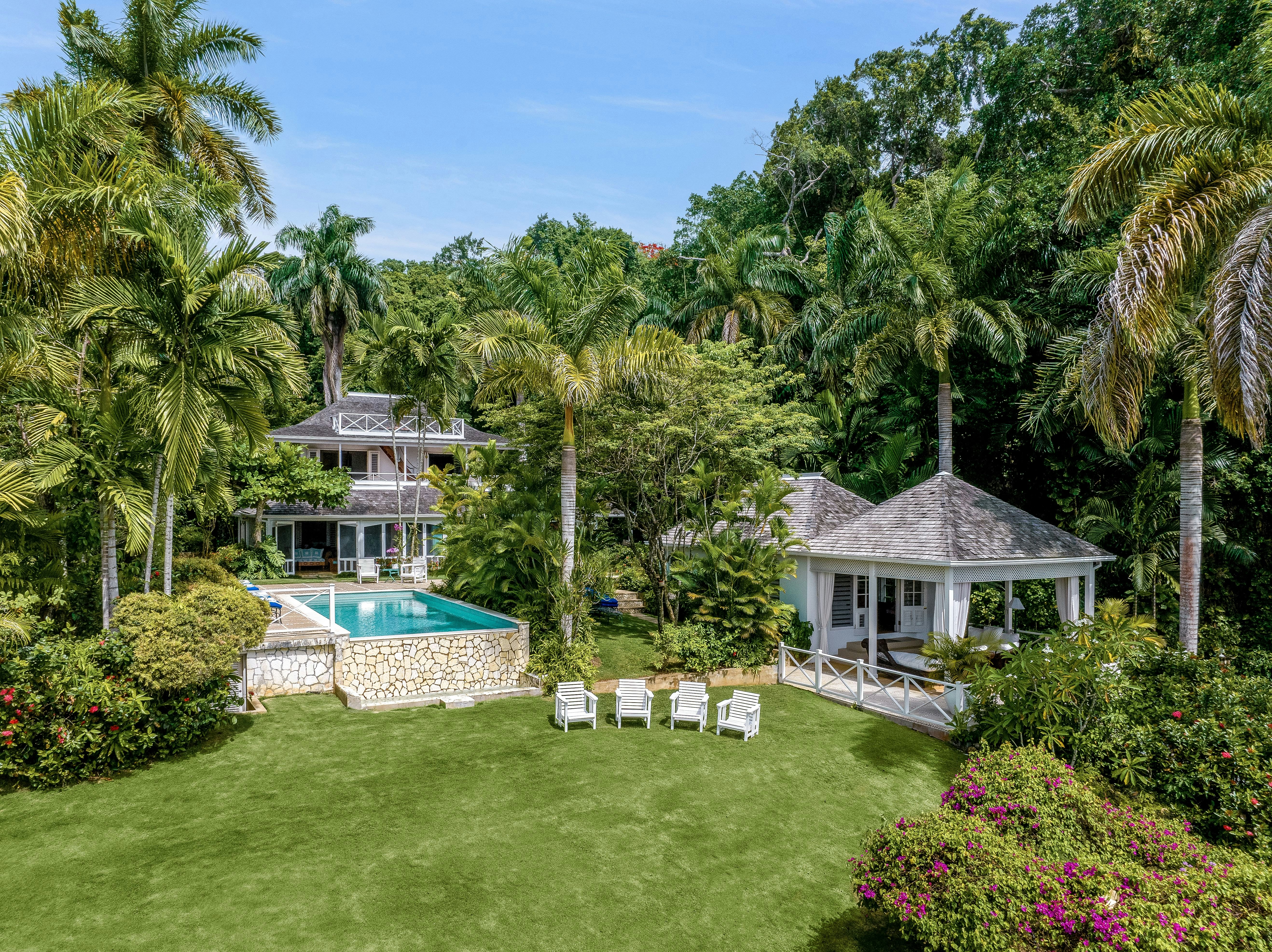 Round Hill Hotel and Villas 6/9