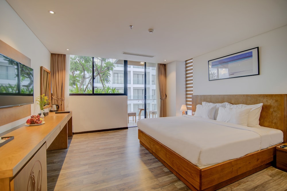 DELUXE, DOUBLE OR TWIN BED, CITY VIEW, BALCONY