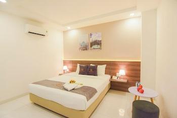 Standard, King Bed, No Window
