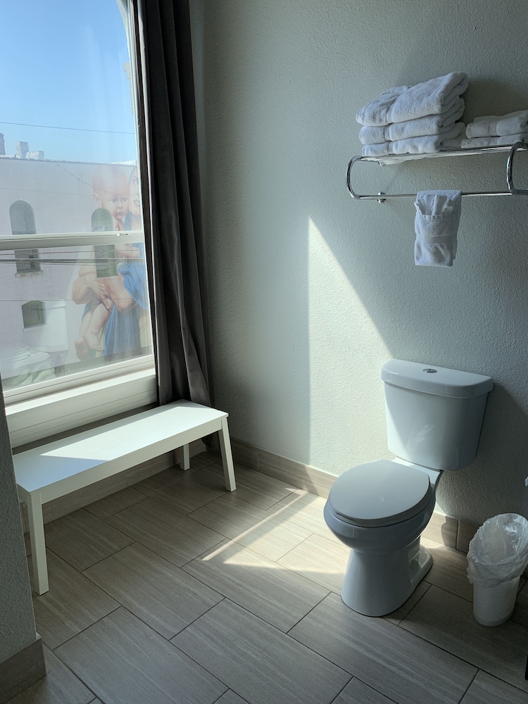 The Dilworth Inn Suites 33/46