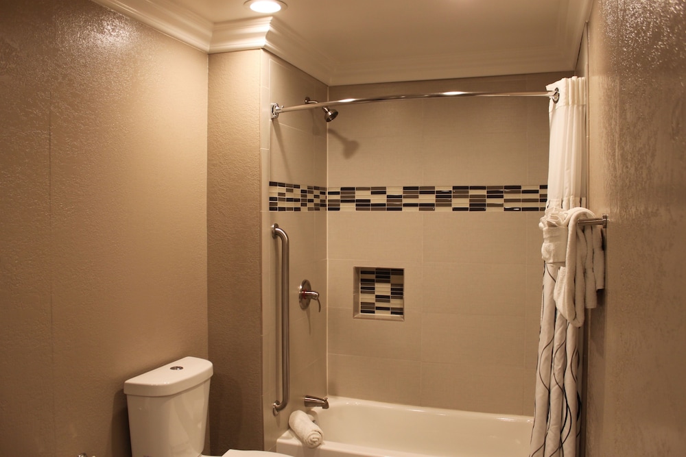 Inn At Highway 1 22/61