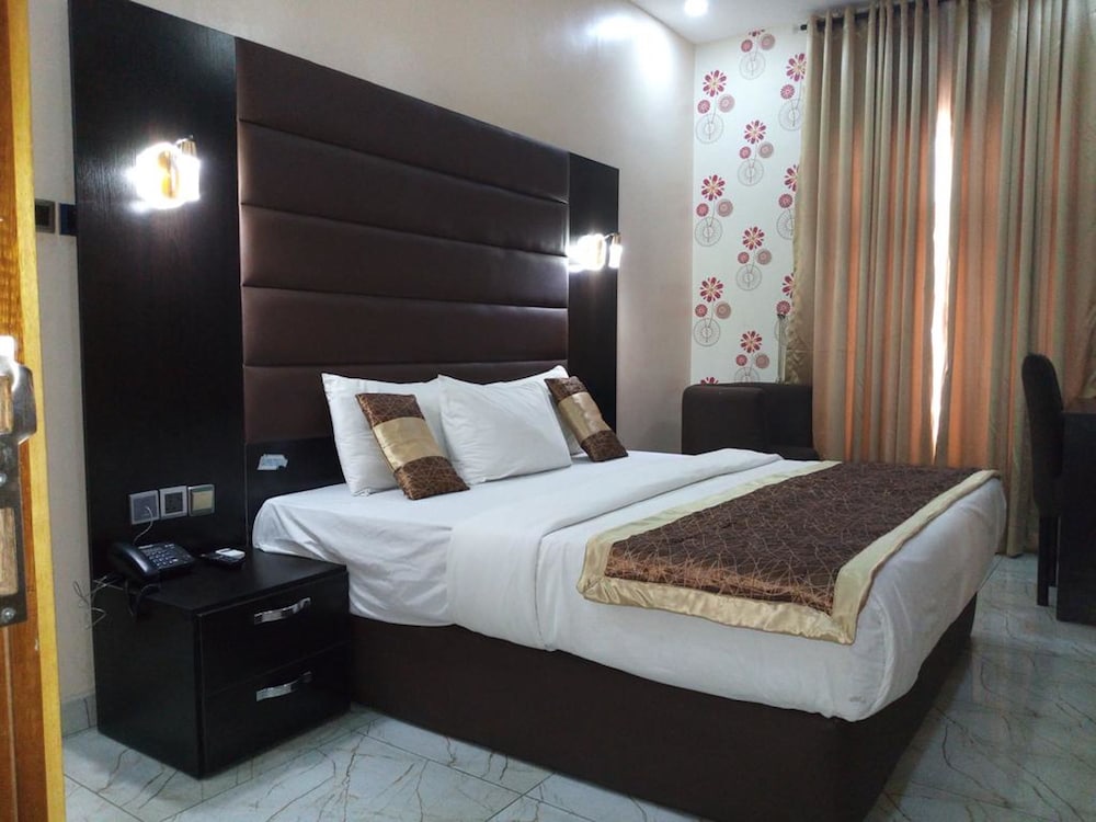 Bana Hotel & Suites 9/27