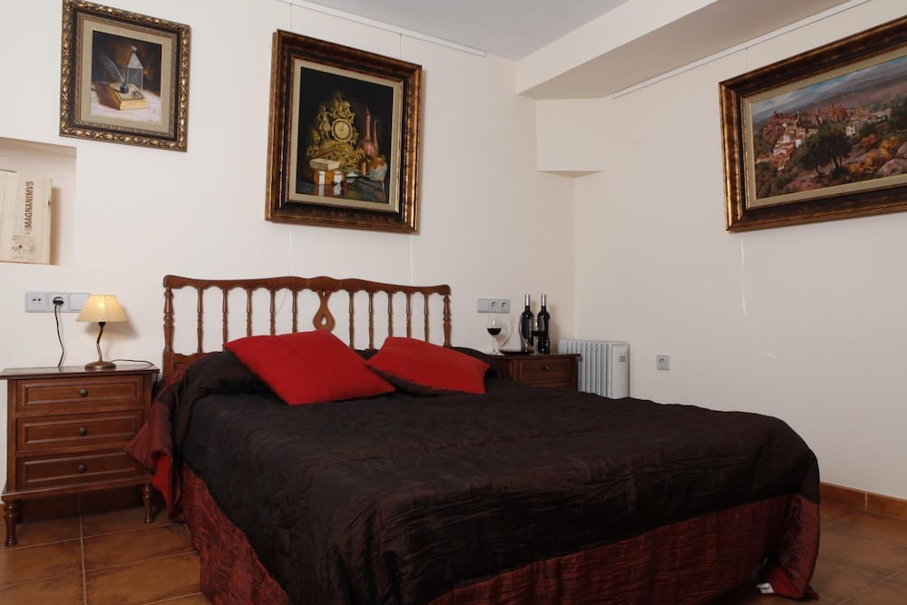 Rural Rooms Magnanimus 12/40