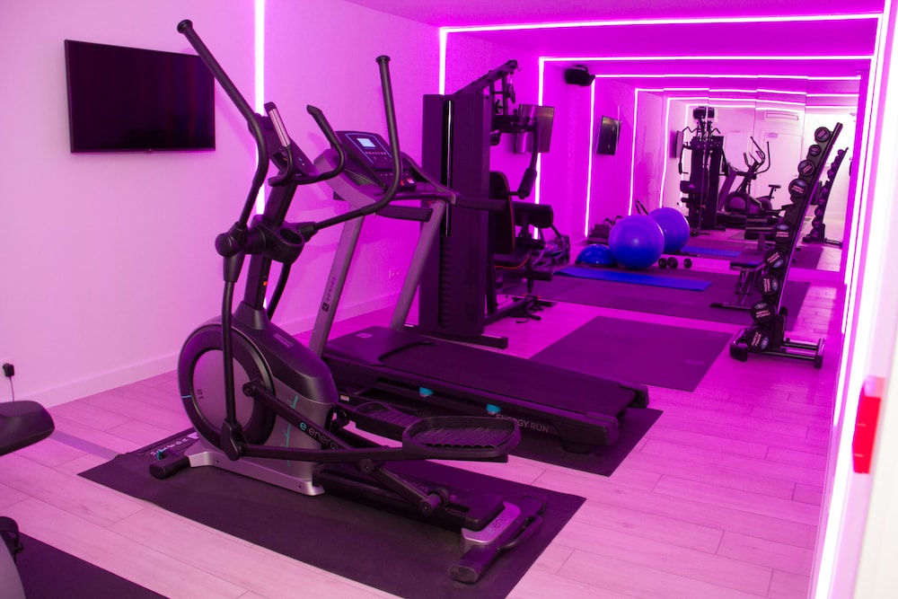 The Golden Tree Hotel 40/60