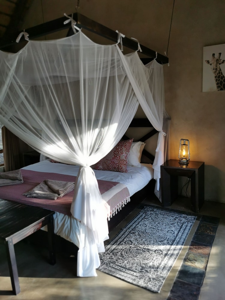 Thornhill Safari Lodge 17/70