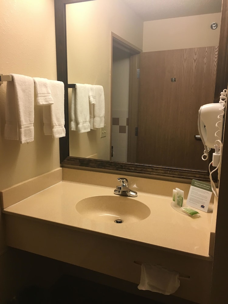 Americinn By Wyndham Monmouth 8/37