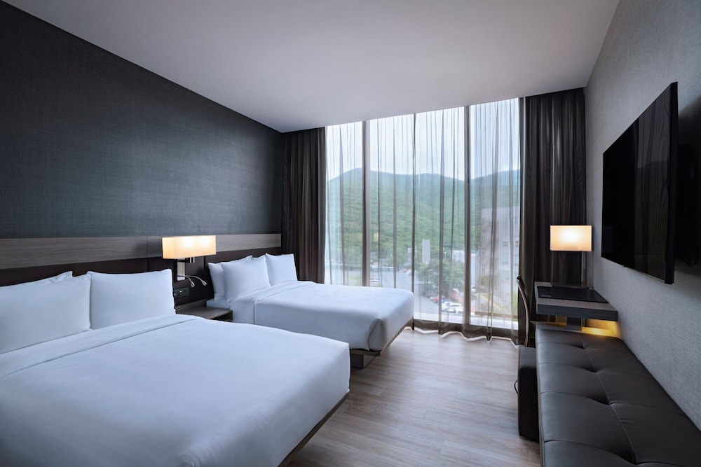 AC Hotel by Marriott Monterrey Valle 11/48