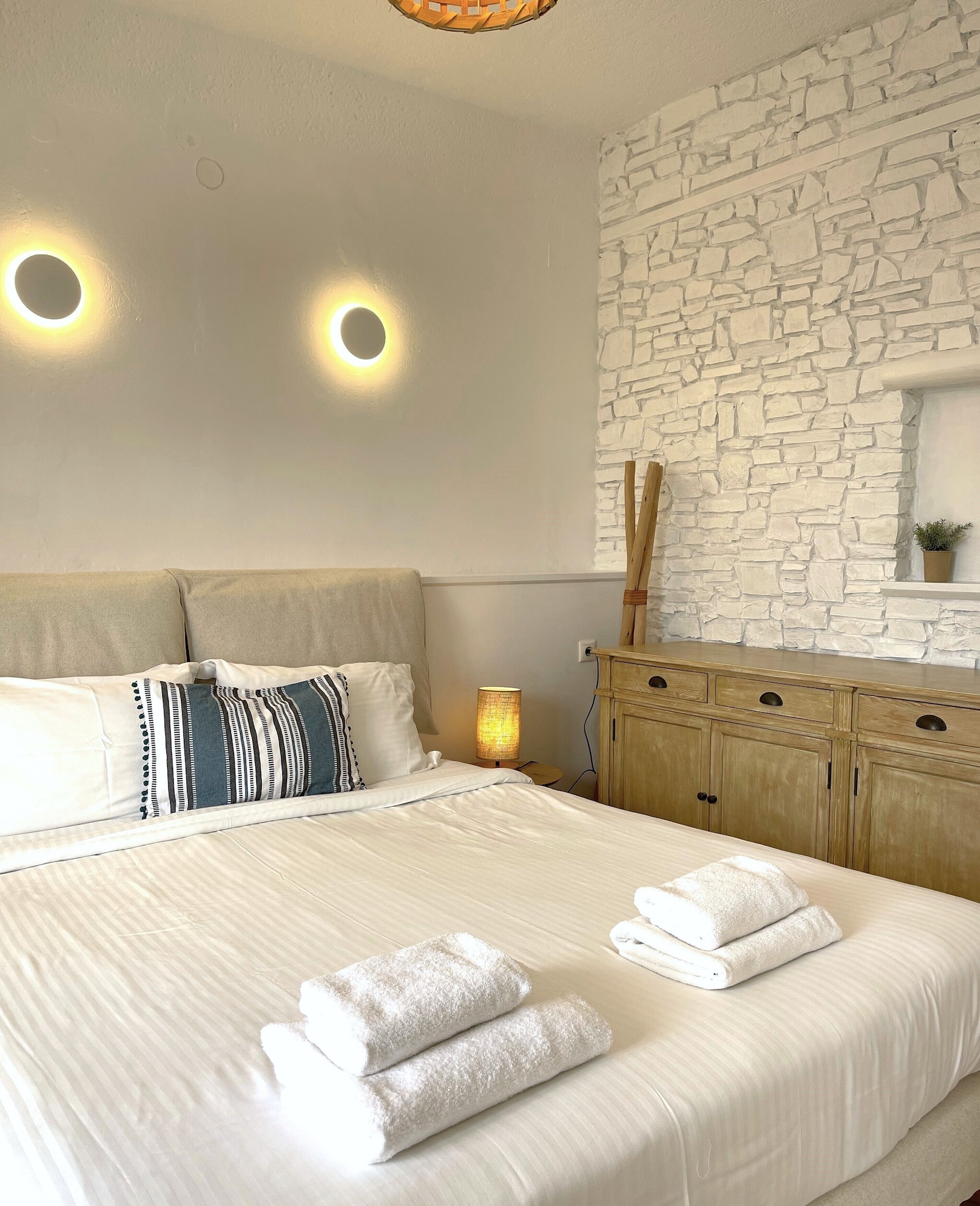 Flatlet, Queen Bed, Village View, 2 Sofa, Ground Floor
