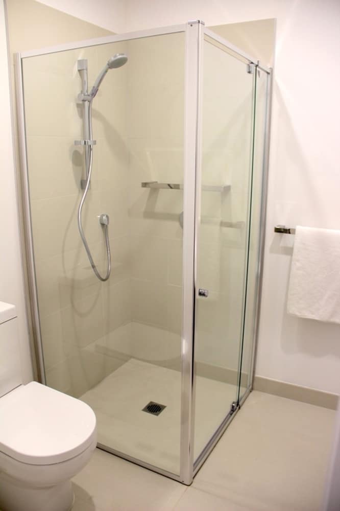 Whitehorse Apartment Hotel 13/47