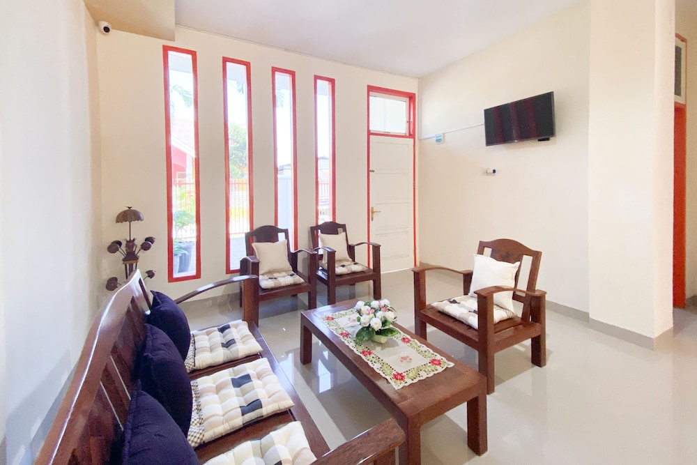 Super OYO Capital O 3092 Falah Residence Syariah 17/24
