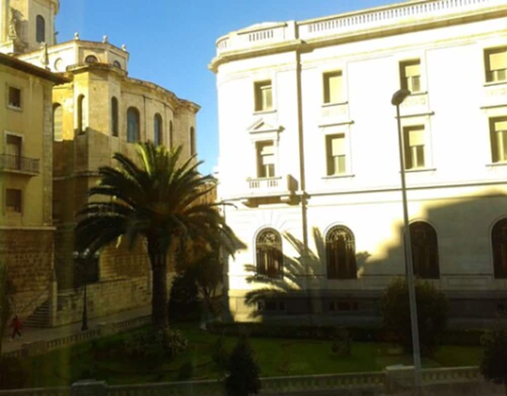 Hotel Bahia 71/76