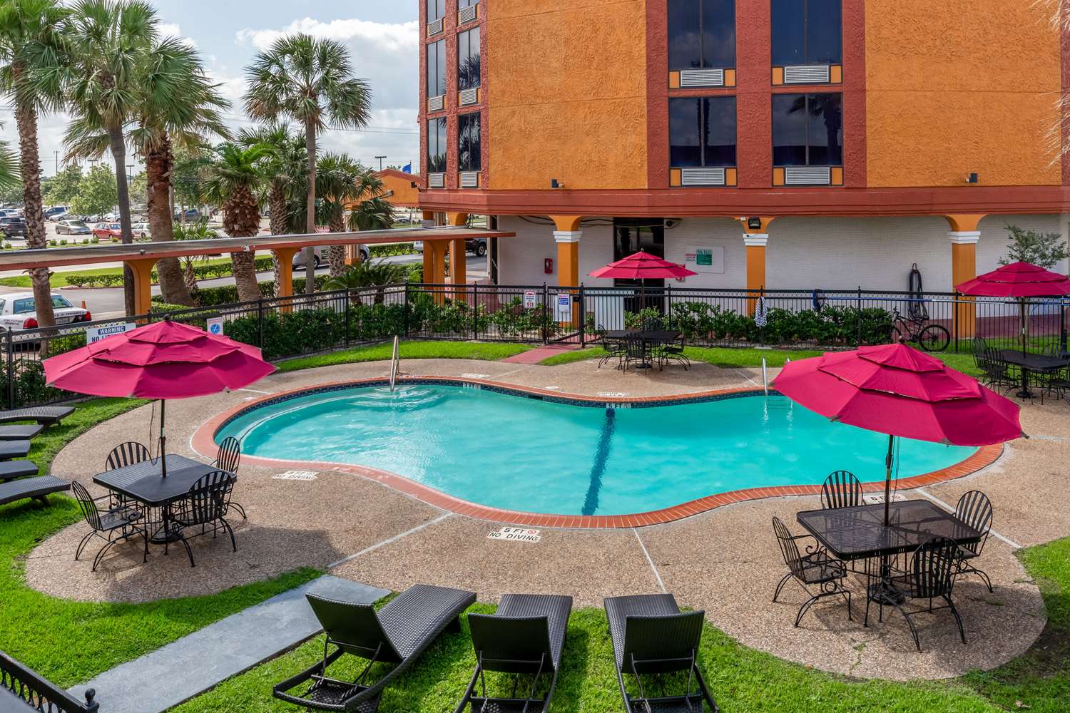 Quality Inn Pasadena - Houston East 58/63
